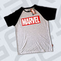 POLO MARVEL GRIS LOGO